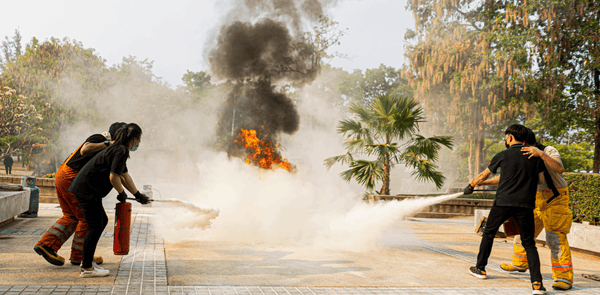 Brandschutz Training: How to Handle a Feuerlöscher Correctly