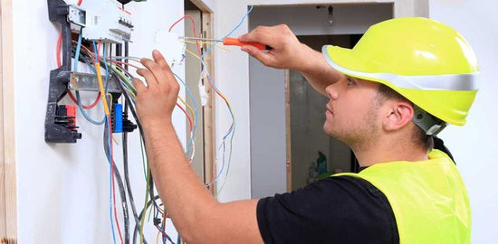 Workplace Electrical Safety: Lockout/Tagout Training for Technicians